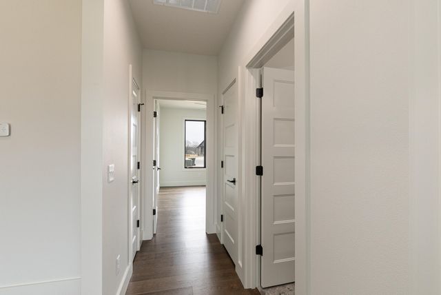 1999 N Alysheba Court, Springfield, MO 65802