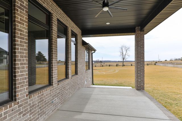 1999 N Alysheba Court, Springfield, MO 65802