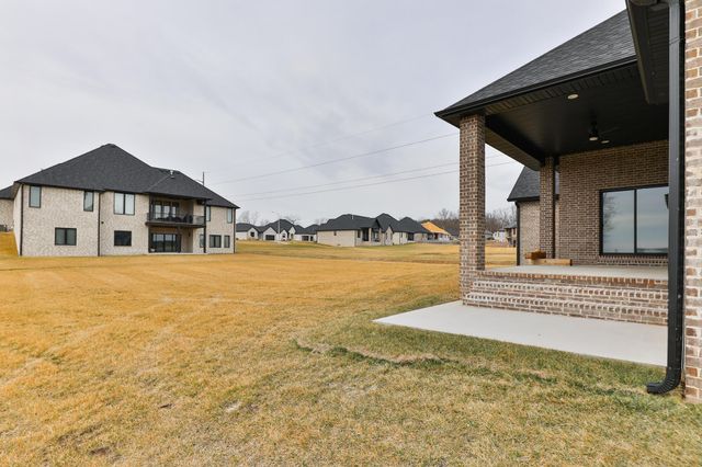 1999 N Alysheba Court, Springfield, MO 65802