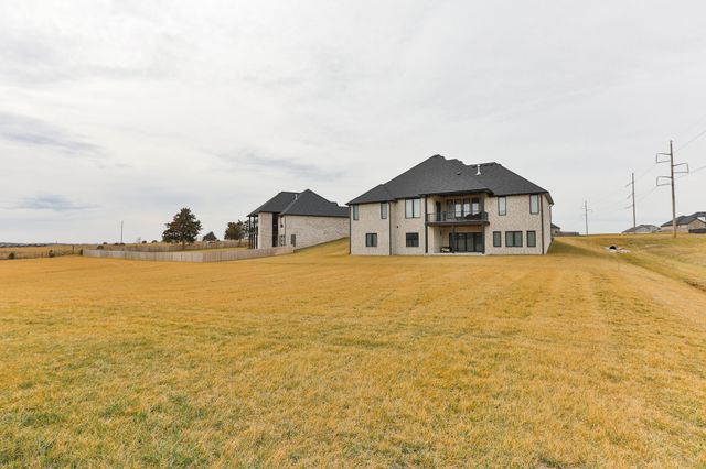 1999 N Alysheba Court, Springfield, MO 65802