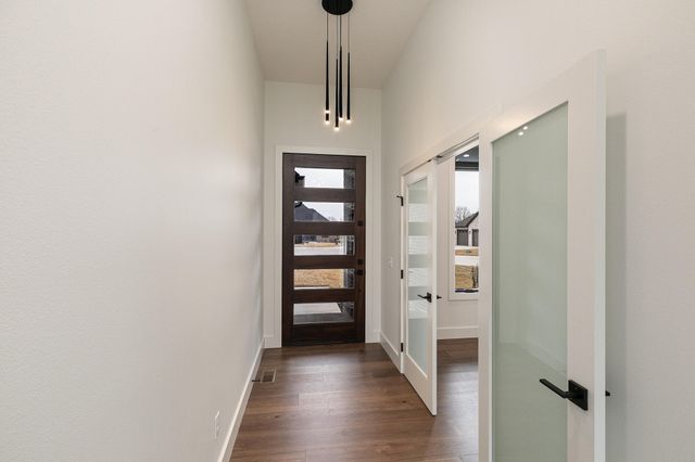 1999 N Alysheba Court, Springfield, MO 65802