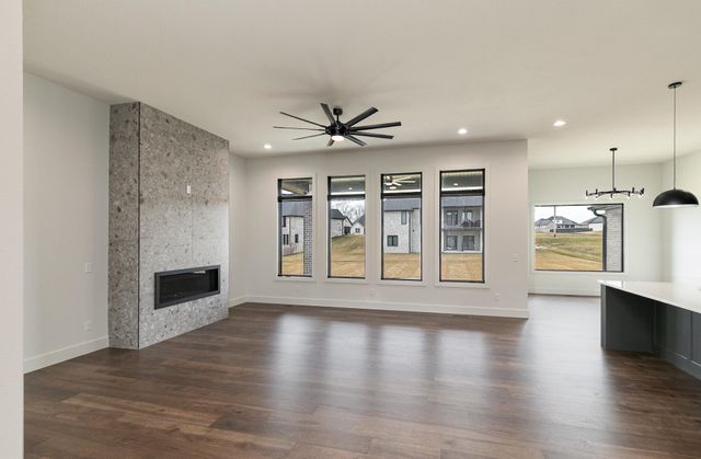 1999 N Alysheba Court, Springfield, MO 65802