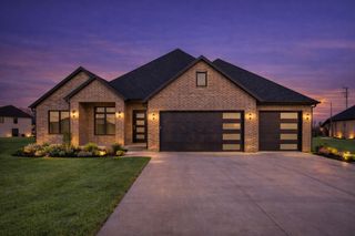 1999 N Alysheba Court, Springfield, MO 65802