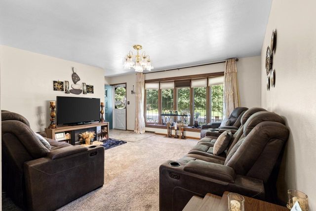 5830 Lakeview DRIVE, Milwaukee, WI 53219