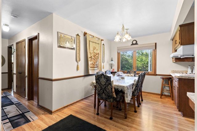 5830 Lakeview DRIVE, Milwaukee, WI 53219
