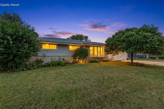 5830 Lakeview DRIVE, Milwaukee, WI 53219