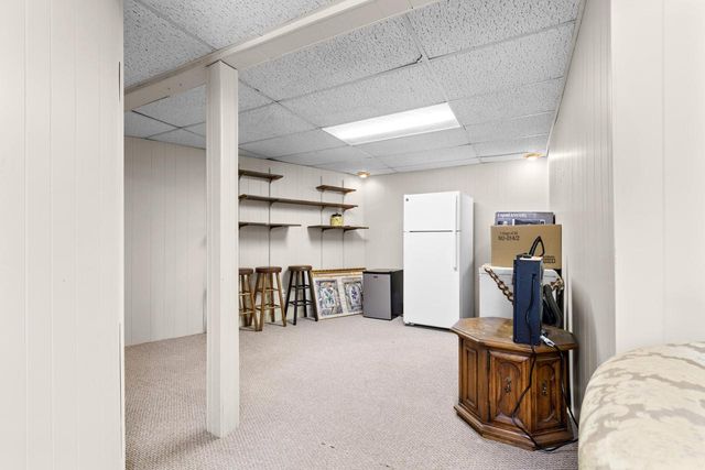 5830 Lakeview DRIVE, Milwaukee, WI 53219