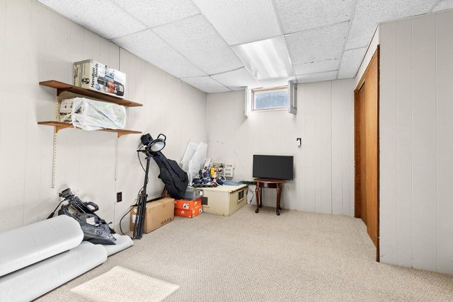 5830 Lakeview DRIVE, Milwaukee, WI 53219