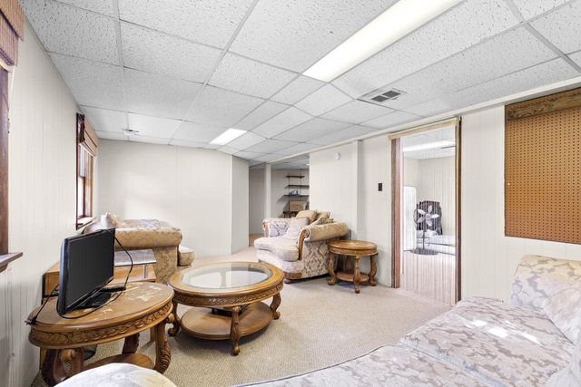 5830 Lakeview DRIVE, Milwaukee, WI 53219