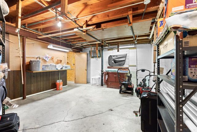 5830 Lakeview DRIVE, Milwaukee, WI 53219