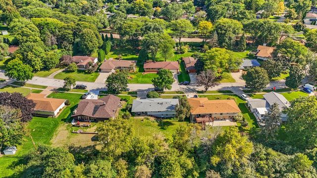 5830 Lakeview DRIVE, Milwaukee, WI 53219