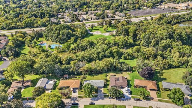 5830 Lakeview DRIVE, Milwaukee, WI 53219