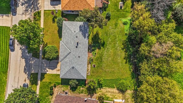 5830 Lakeview DRIVE, Milwaukee, WI 53219