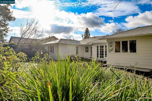 145 Gil Blas Rd, Danville, CA 94526