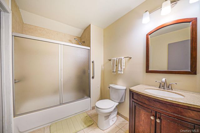 121 Foxdale Lane, Port Jefferson, NY 11777