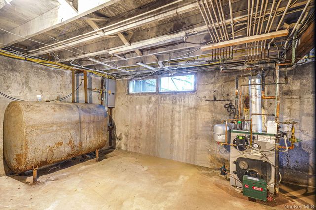 121 Foxdale Lane, Port Jefferson, NY 11777