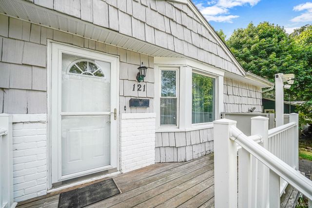 121 Foxdale Lane, Port Jefferson, NY 11777