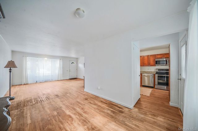 121 Foxdale Lane, Port Jefferson, NY 11777