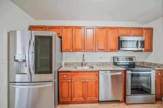 121 Foxdale Lane, Port Jefferson, NY 11777