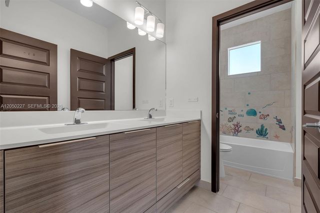 15455 NW 88th Ct, Miami Lakes, FL 33018