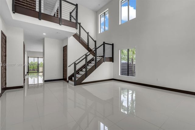 15455 NW 88th Ct, Miami Lakes, FL 33018