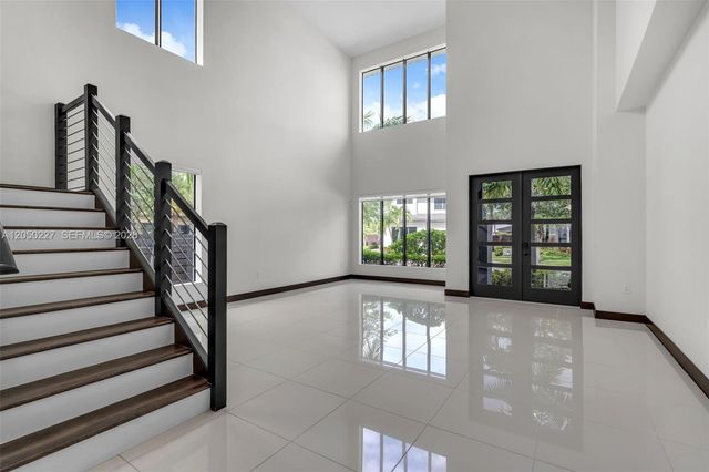 15455 NW 88th Ct, Miami Lakes, FL 33018