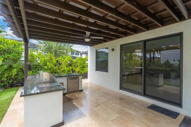 15455 NW 88th Ct, Miami Lakes, FL 33018