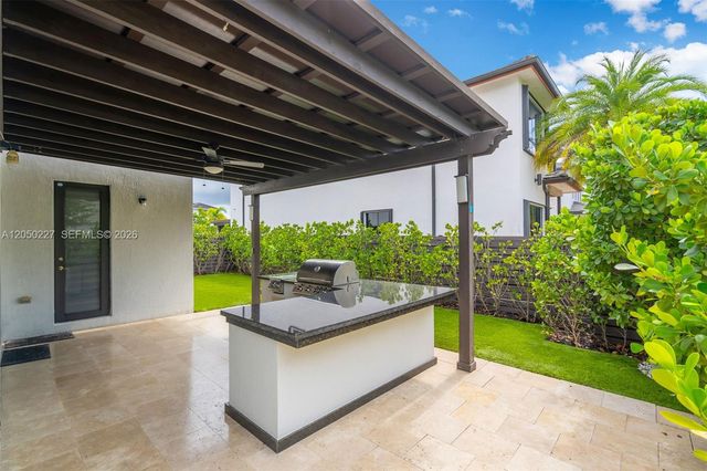 15455 NW 88th Ct, Miami Lakes, FL 33018