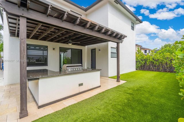 15455 NW 88th Ct, Miami Lakes, FL 33018