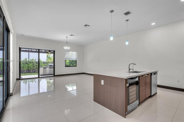 15455 NW 88th Ct, Miami Lakes, FL 33018