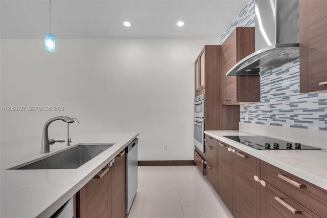 15455 NW 88th Ct, Miami Lakes, FL 33018