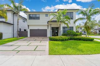15455 NW 88th Ct, Miami Lakes, FL 33018