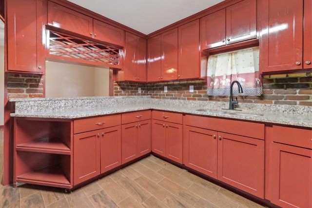 6014 Linda Drive, Rosharon, TX 77583