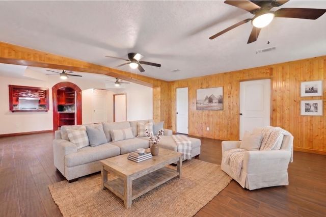 6014 Linda Drive, Rosharon, TX 77583