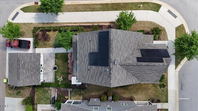 137 Daisy Grove Lane, Holly Springs, NC 27540