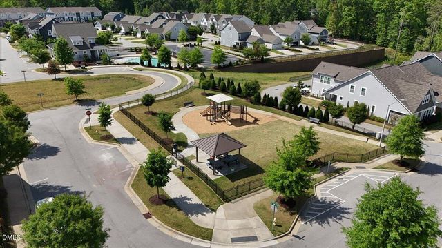 137 Daisy Grove Lane, Holly Springs, NC 27540