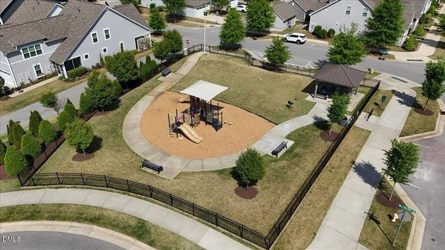 137 Daisy Grove Lane, Holly Springs, NC 27540