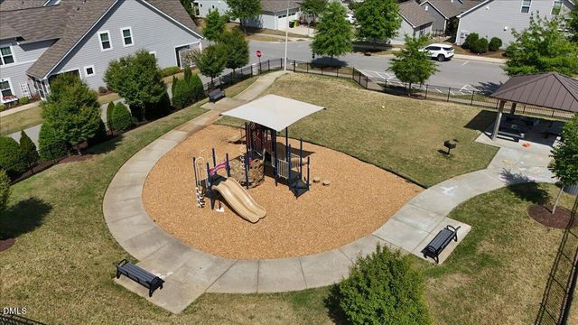 137 Daisy Grove Lane, Holly Springs, NC 27540