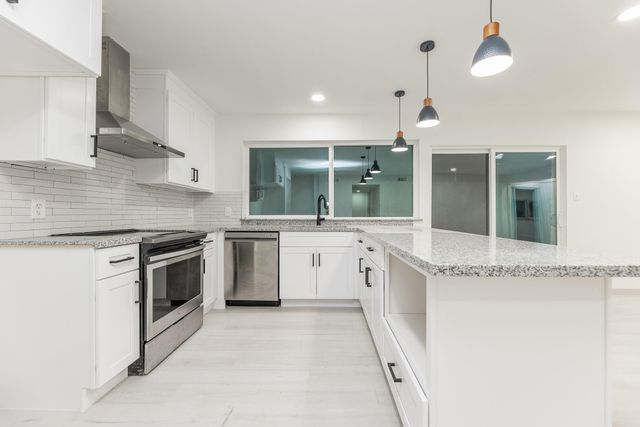 7115 Falling Waters Drive, Spring, TX 77379