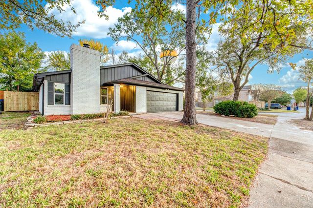 7115 Falling Waters Drive, Spring, TX 77379