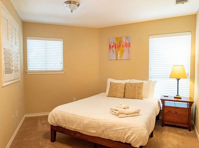 400 W Mary ST, Austin, TX 78704