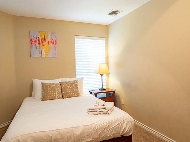 400 W Mary ST, Austin, TX 78704