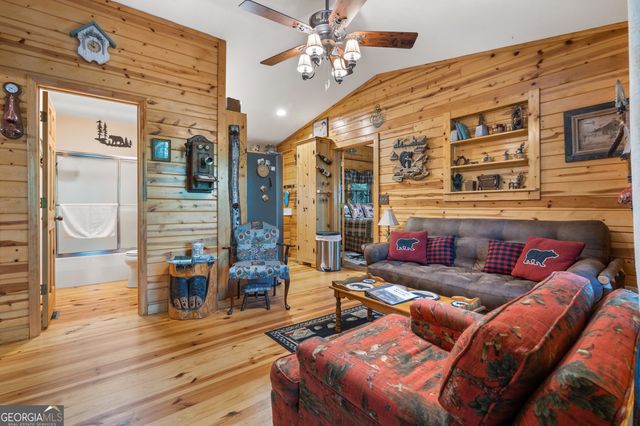 1180 Ruby Lake Drive, Hiawassee, GA 30546