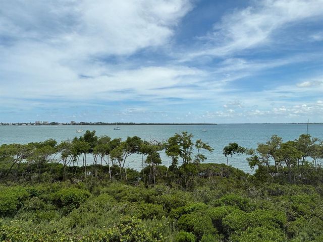 23 Harbour Isle Drive W 303, Fort Pierce, FL 34949
