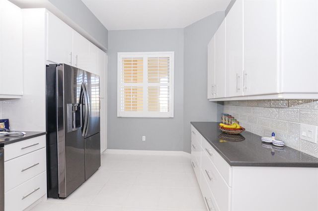 23 Harbour Isle Drive W 303, Fort Pierce, FL 34949