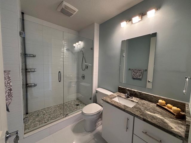 23 Harbour Isle Drive W 303, Fort Pierce, FL 34949