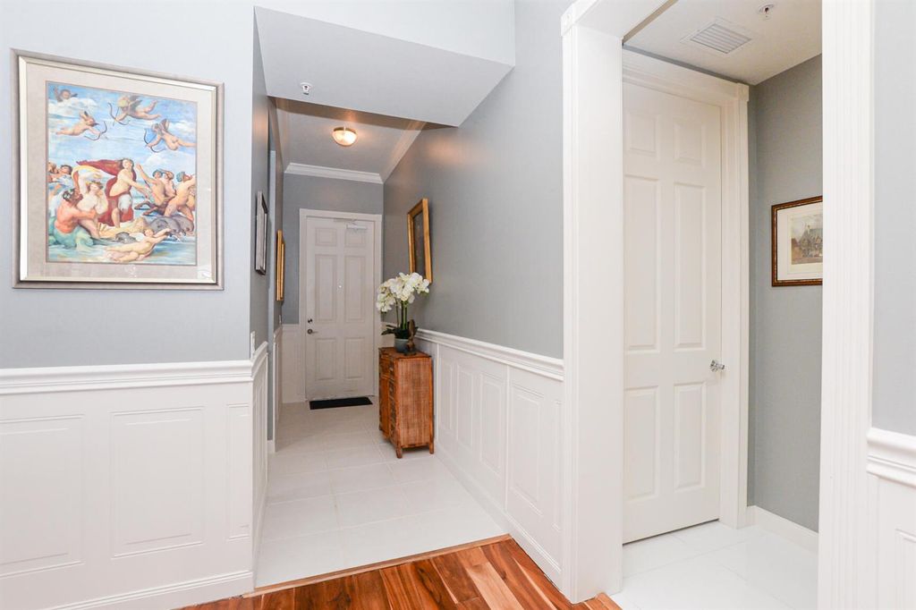 Image 2 of property listing at 23 Harbour Isle Drive W 303, Fort Pierce, FL 34949