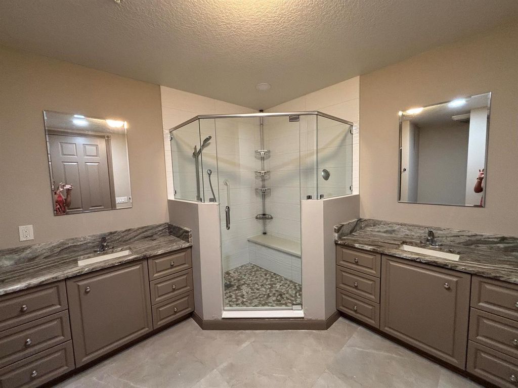Image 27 of property listing at 23 Harbour Isle Drive W 303, Fort Pierce, FL 34949