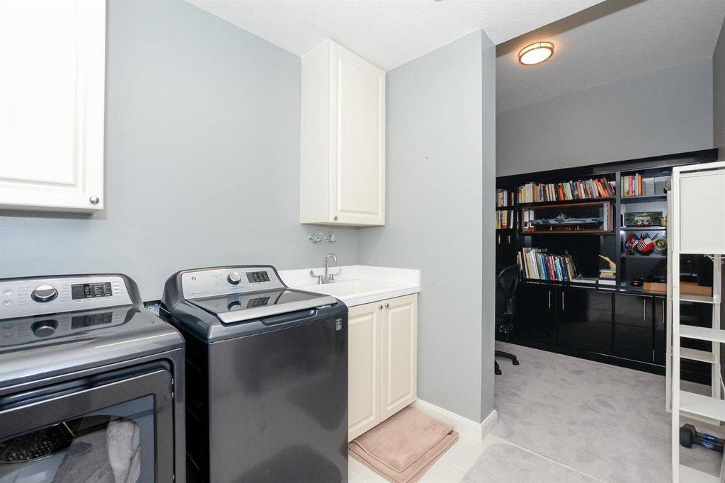 Image 42 of property listing at 23 Harbour Isle Drive W 303, Fort Pierce, FL 34949