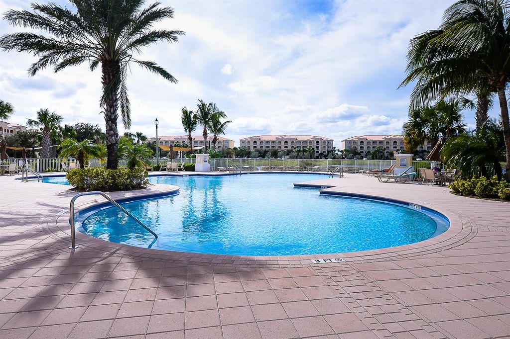 Image 45 of property listing at 23 Harbour Isle Drive W 303, Fort Pierce, FL 34949